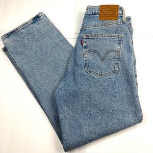 Levi’s Premium Big E Ribcage Straight Jeans size 28/27 Light Wash High Waisted